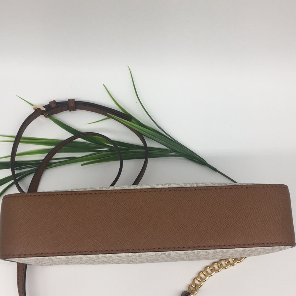 MICHAEL KORS LG EW CROSSBODY Bag Vanilla - Picture 7 of 8